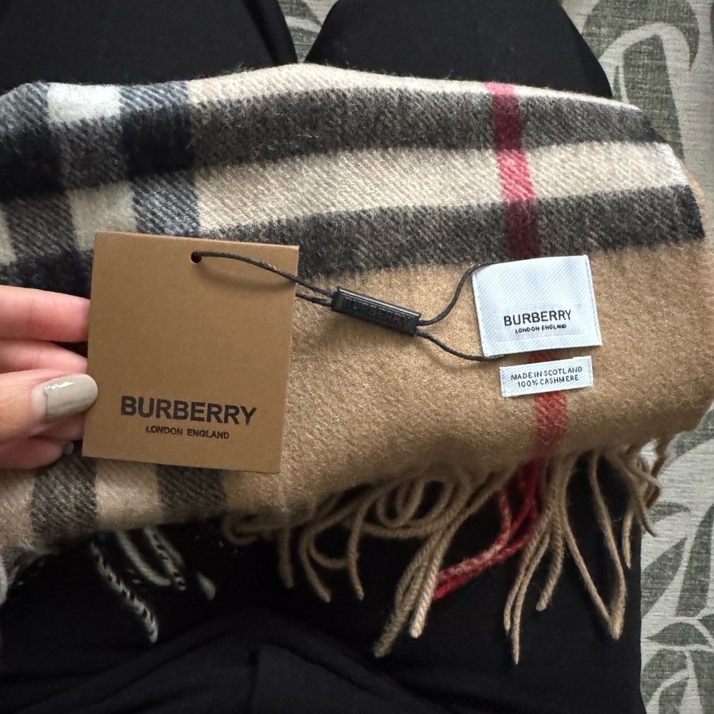 Burberry Camel Checkered Scarf with Red and Black Accents - Picture 2 of 3